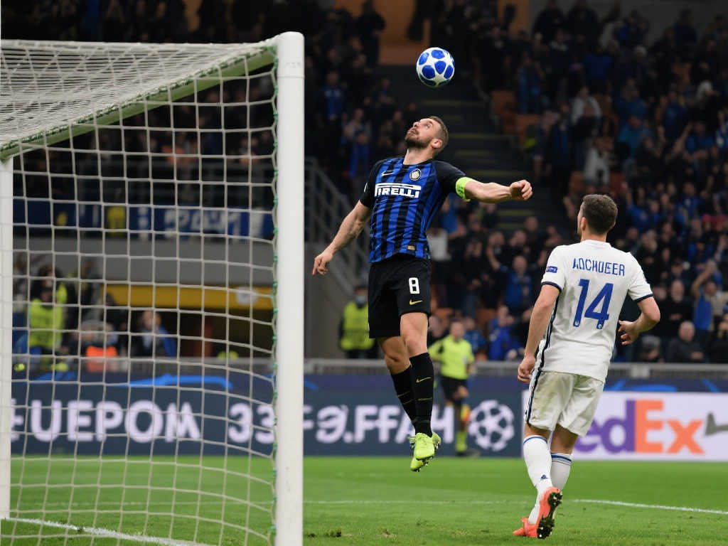 篇章再度翻 篇章再度翻